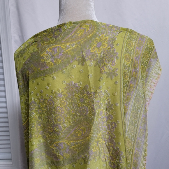 Green polyester saree/sari with purple, pink, and yellow leaves print - Picture 6 of 13